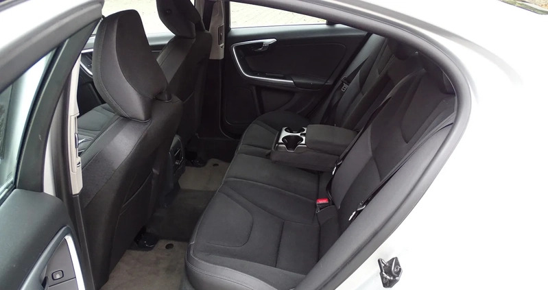 Volvo S60 cena 36900 przebieg: 190000, rok produkcji 2011 z Międzylesie małe 254